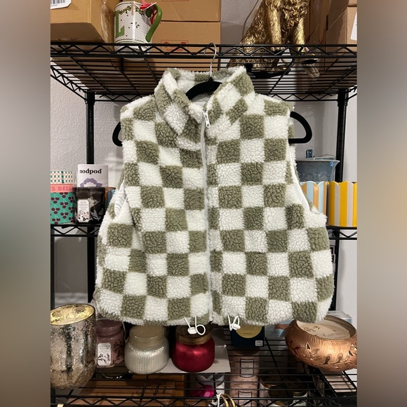 Boutique Sherpa Vest, SMALL VEUC - Picture 2 of 3